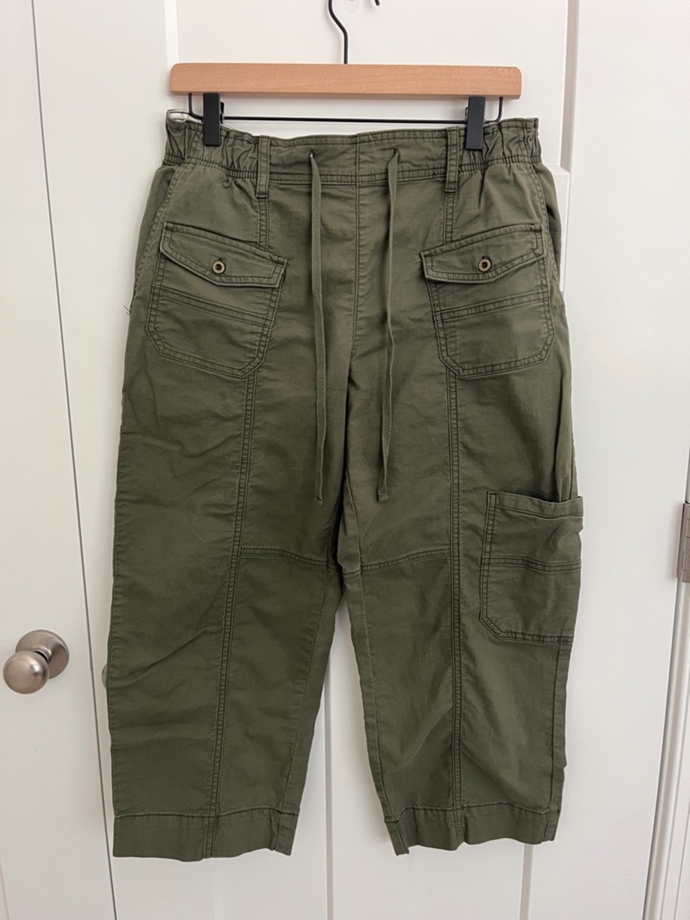 Anthropologie Pilcro Utility Cropped Pants Army Green Size SP Barrel Gorpcore